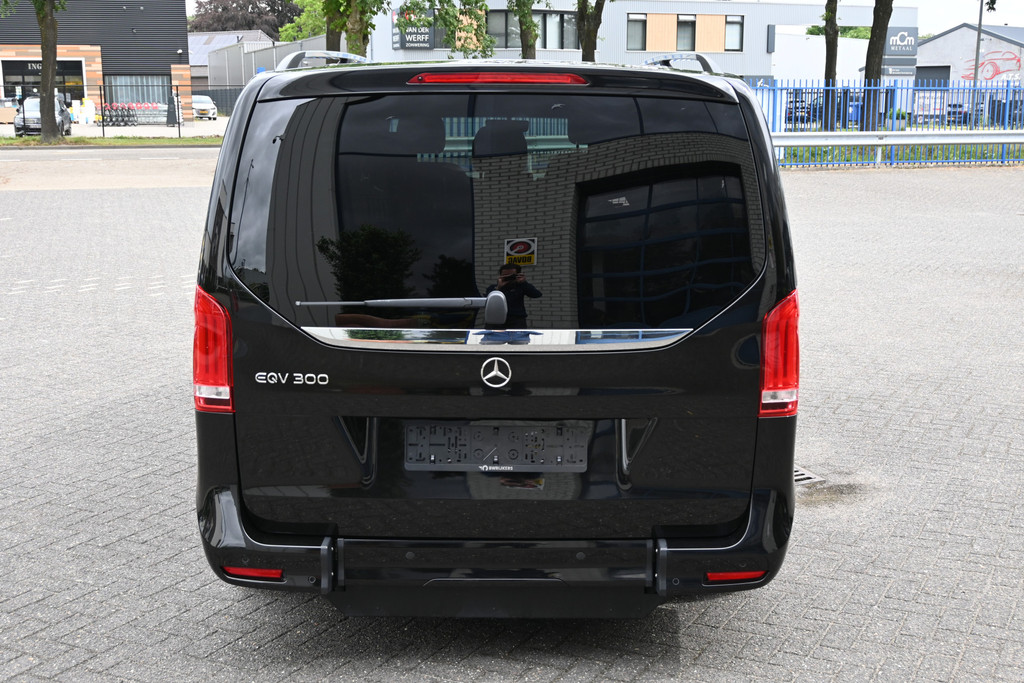Mercedes-Benz EQV 16