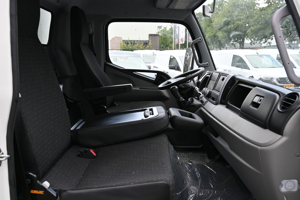 FUSO Canter 6
