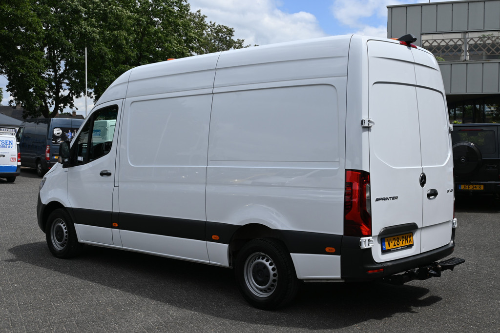 Mercedes-Benz Sprinter 10