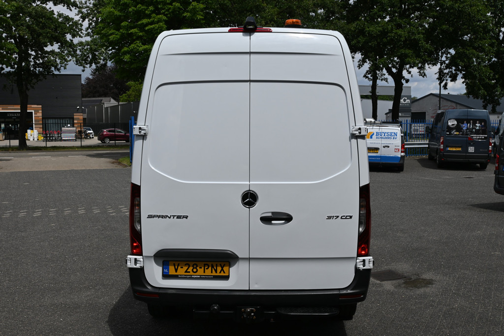 Mercedes-Benz Sprinter 11