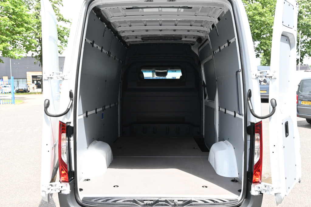 Mercedes-Benz Sprinter 12