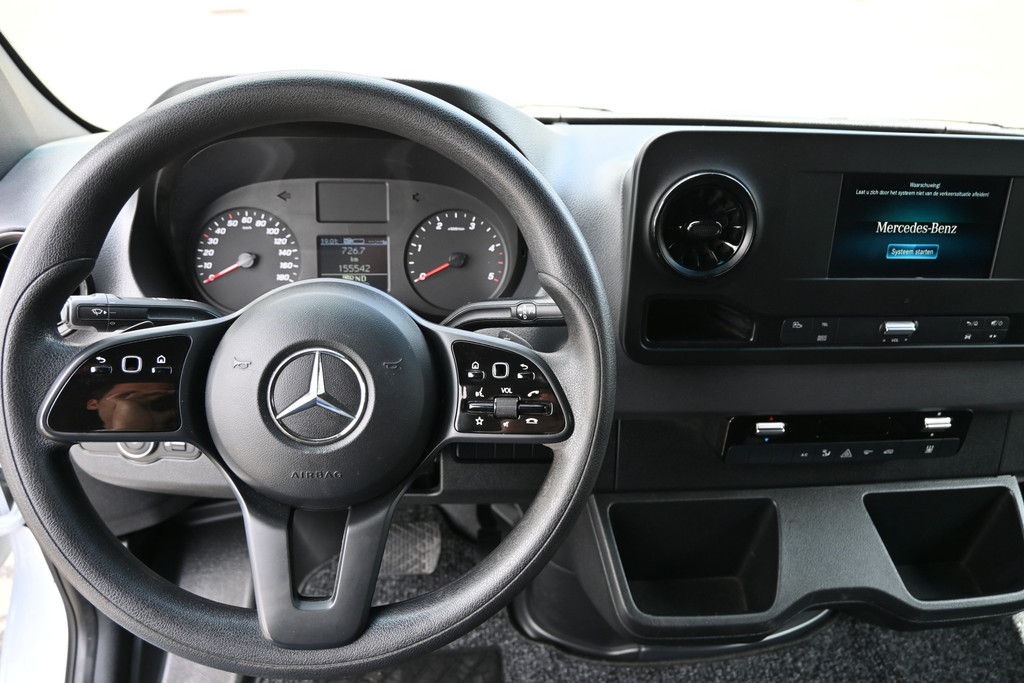 Mercedes-Benz Sprinter 14