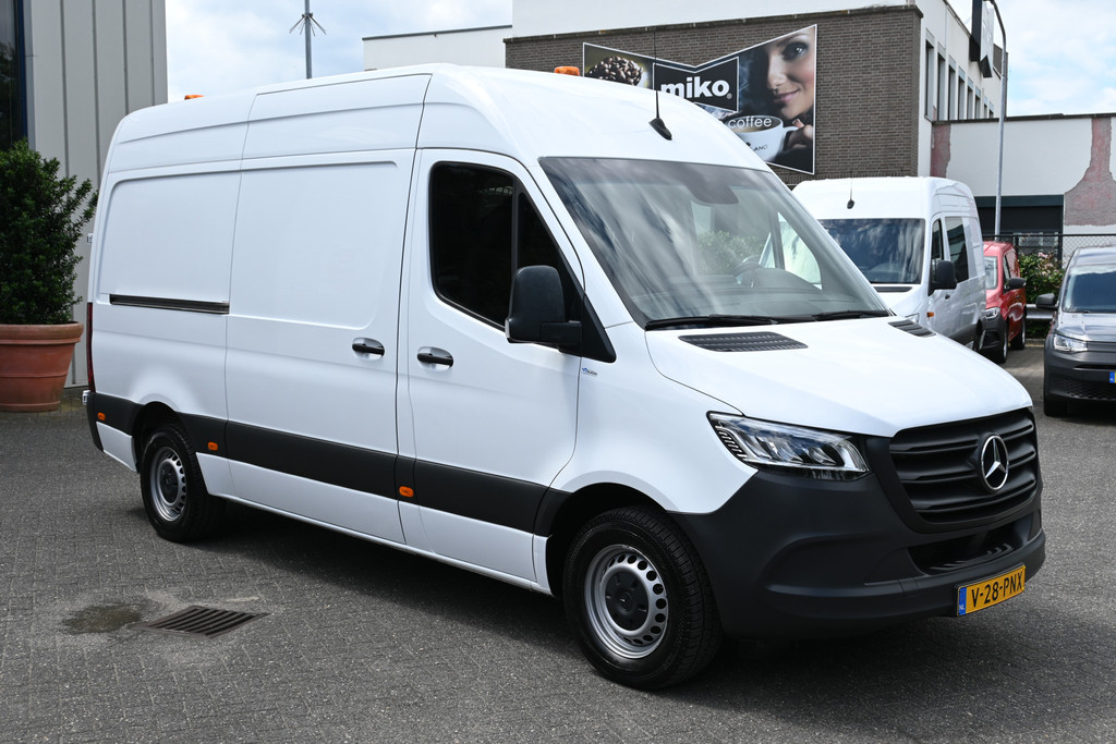 Mercedes-Benz Sprinter 8
