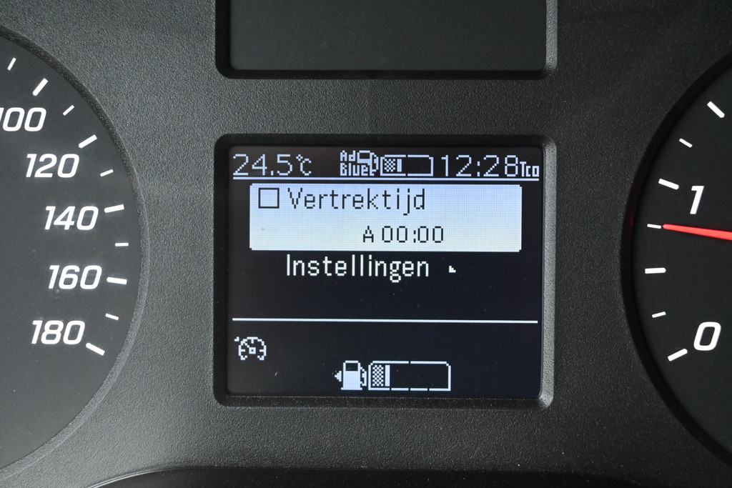 Mercedes-Benz Sprinter 18