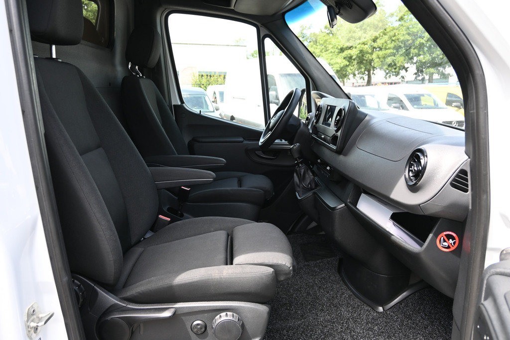 Mercedes-Benz Sprinter 8
