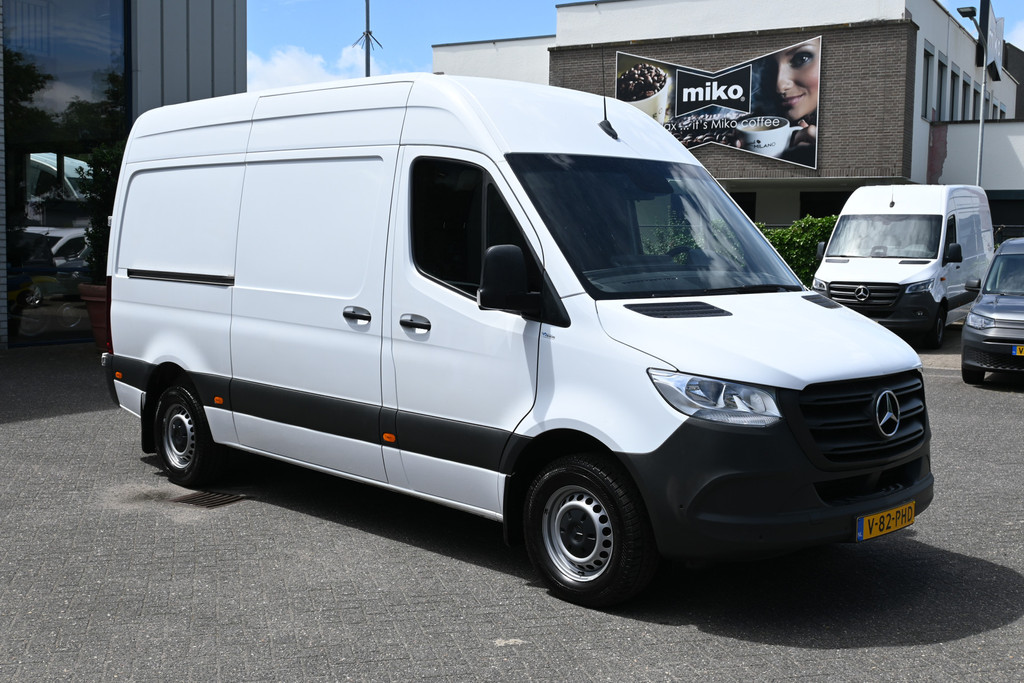 Mercedes-Benz Sprinter 9