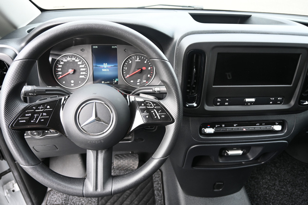 Mercedes-Benz Vito 13