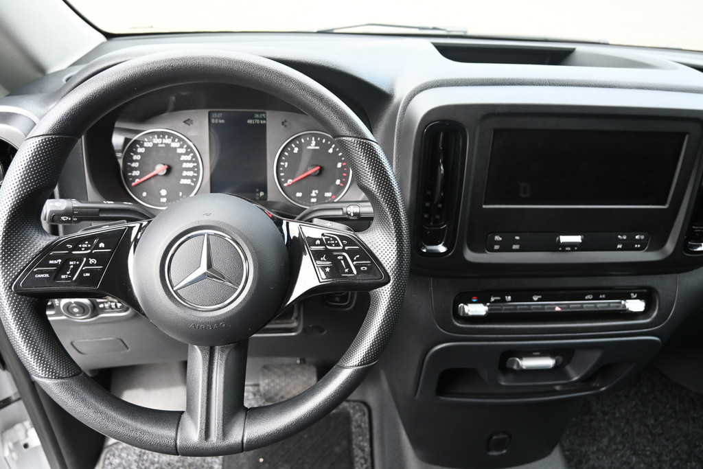 Mercedes-Benz Vito 13