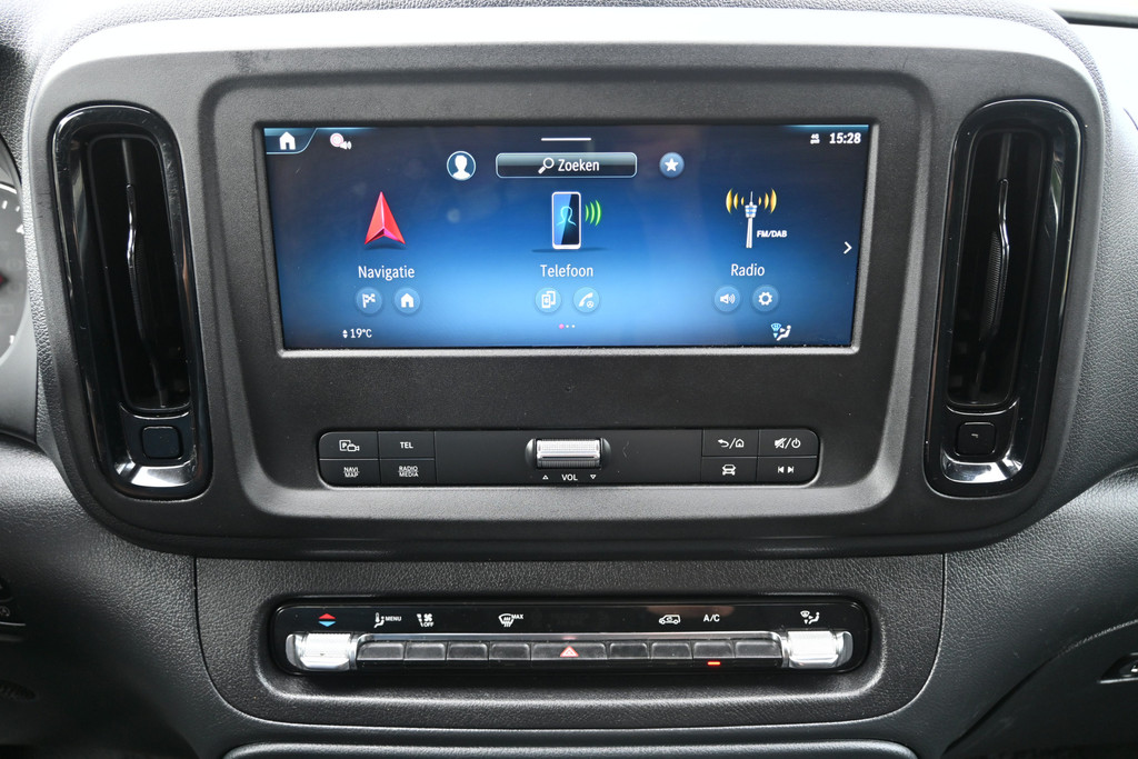 Mercedes-Benz Vito 4