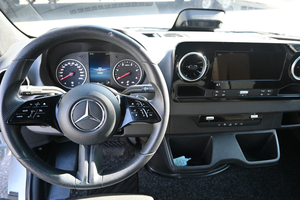 Mercedes-Benz Sprinter 13