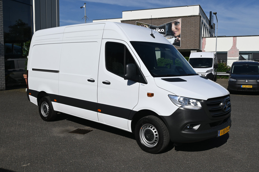 Mercedes-Benz Sprinter 8
