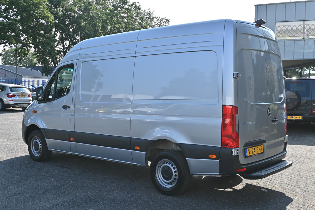 Mercedes-Benz Sprinter 10