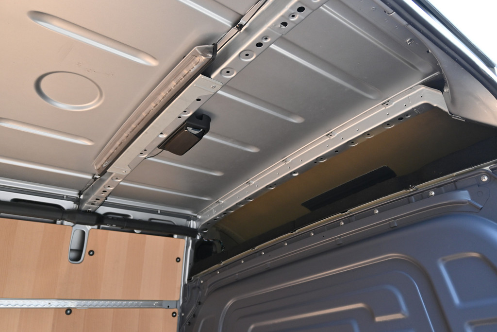 Mercedes-Benz Sprinter 13