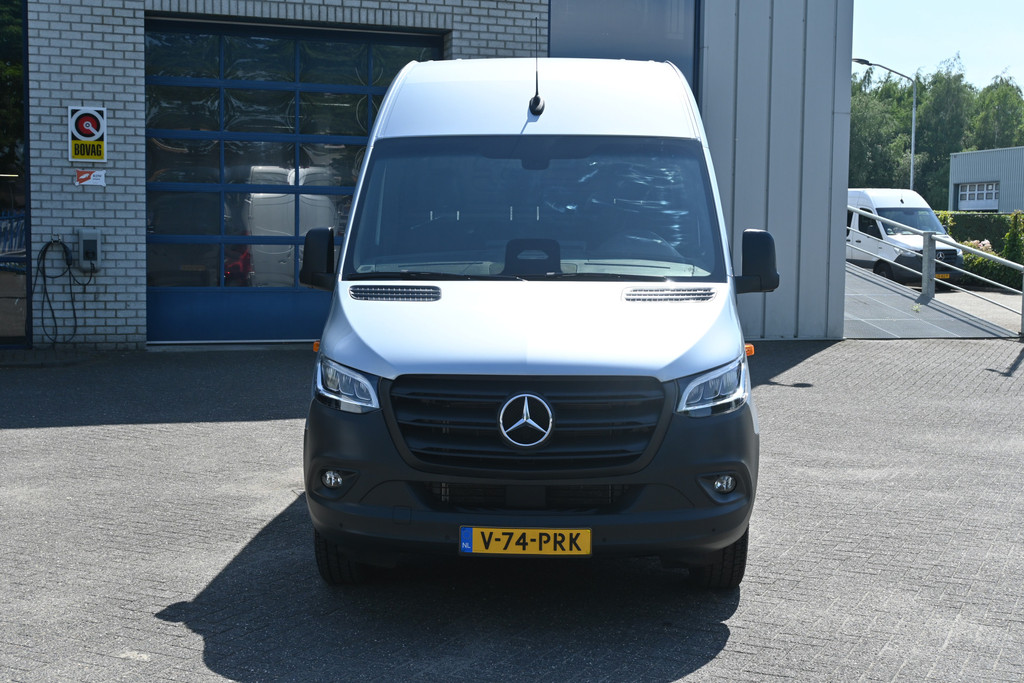 Mercedes-Benz Sprinter 1