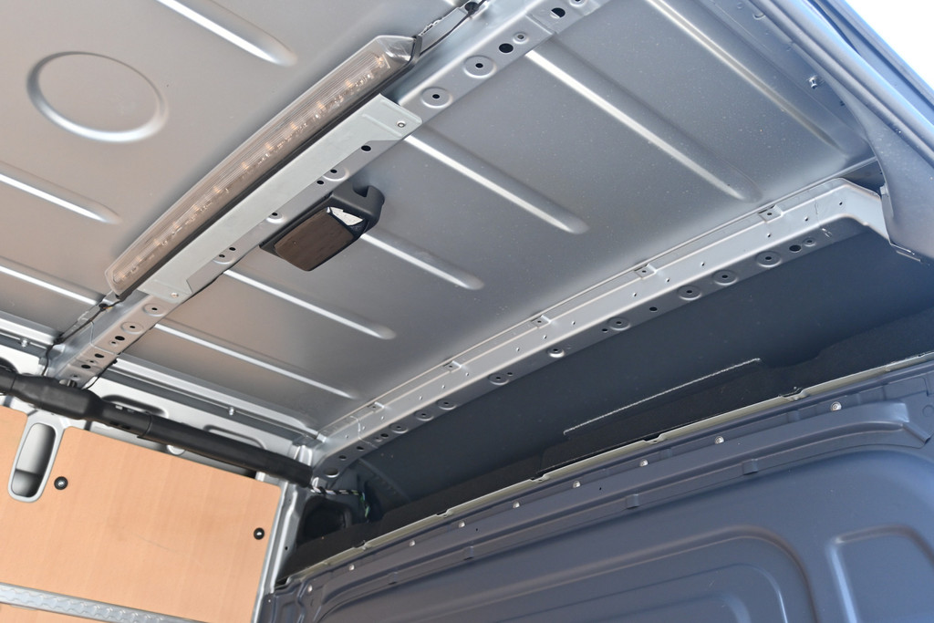 Mercedes-Benz Sprinter 13