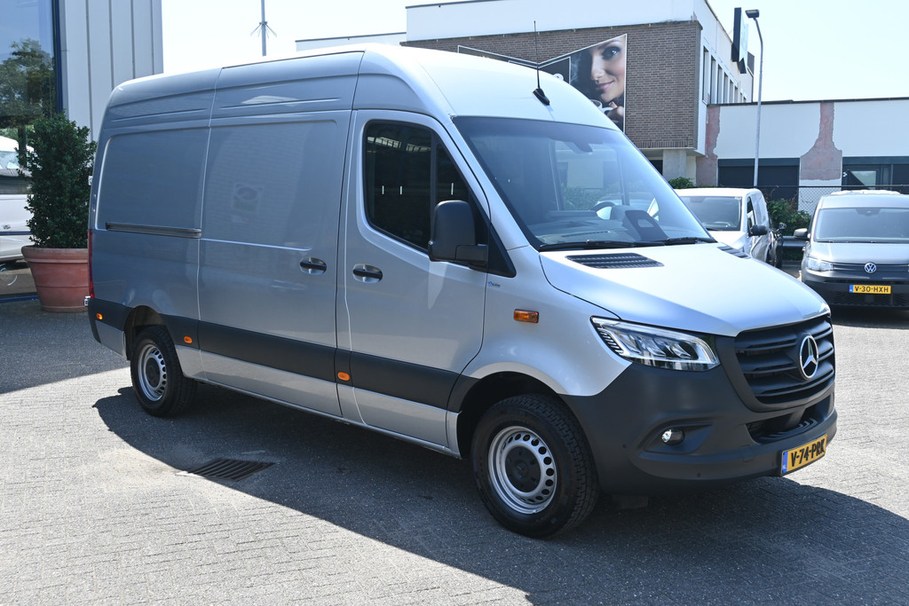 Mercedes-Benz Sprinter 8