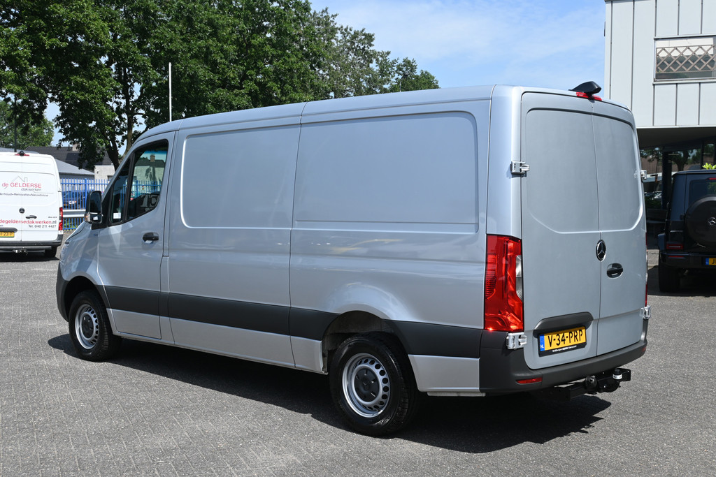 Mercedes-Benz Sprinter 11