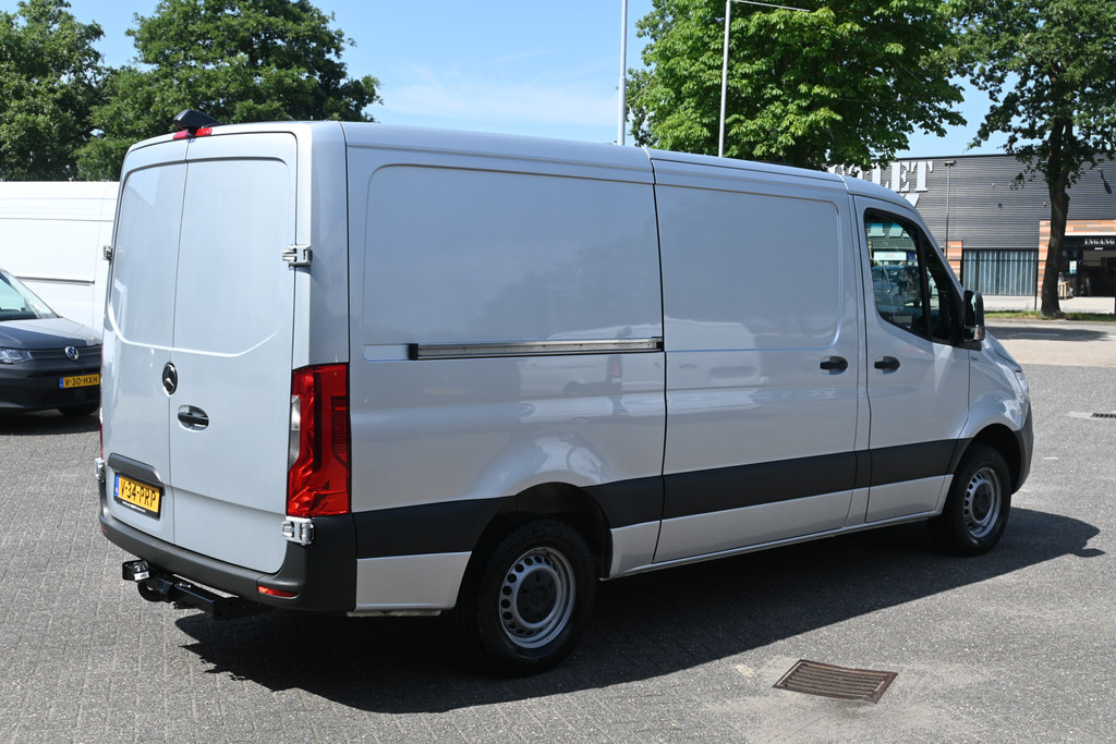 Mercedes-Benz Sprinter 2