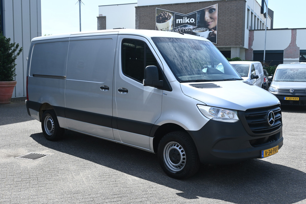 Mercedes-Benz Sprinter 8