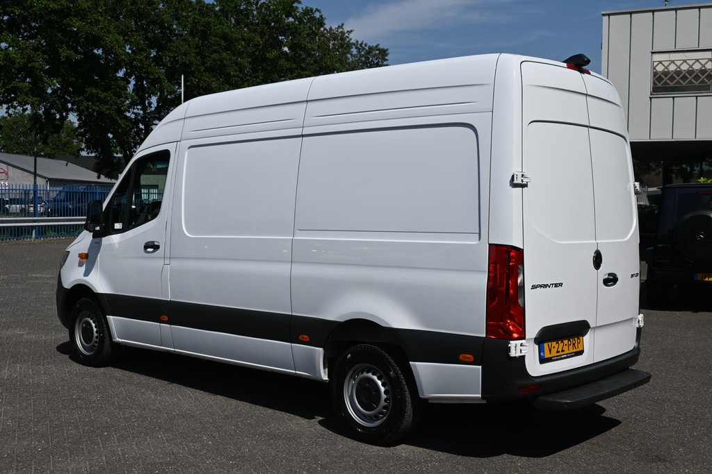 Mercedes-Benz Sprinter 10