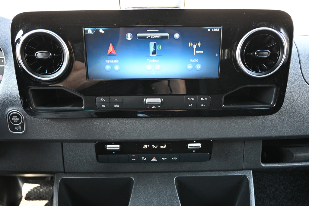 Mercedes-Benz Sprinter 4