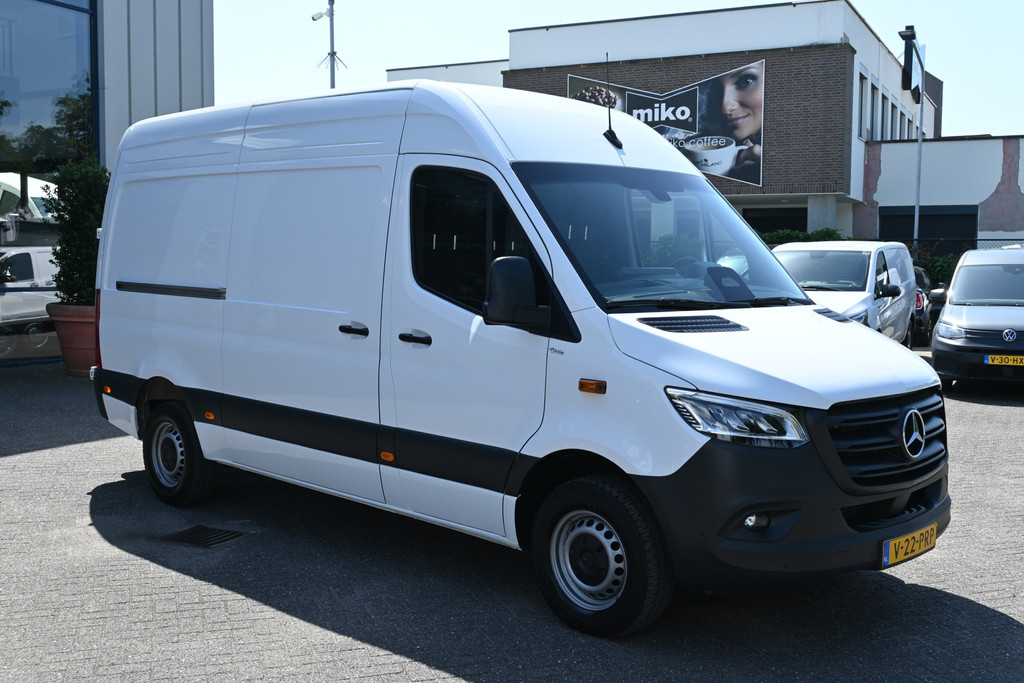 Mercedes-Benz Sprinter 8