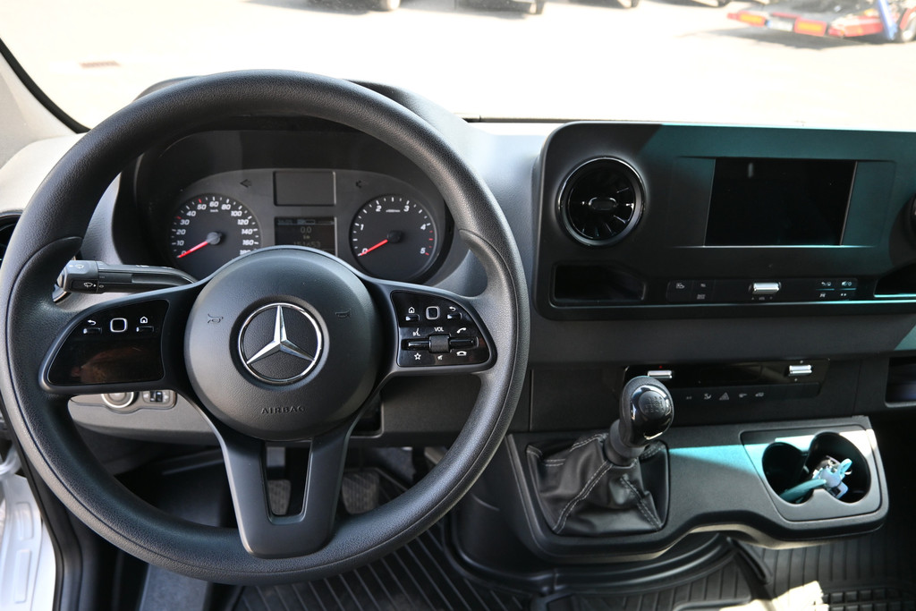 Mercedes-Benz Sprinter 12