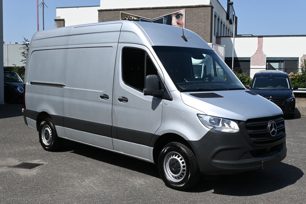 Mercedes-Benz Sprinter 8