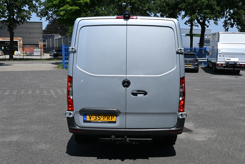 Mercedes-Benz Sprinter 10