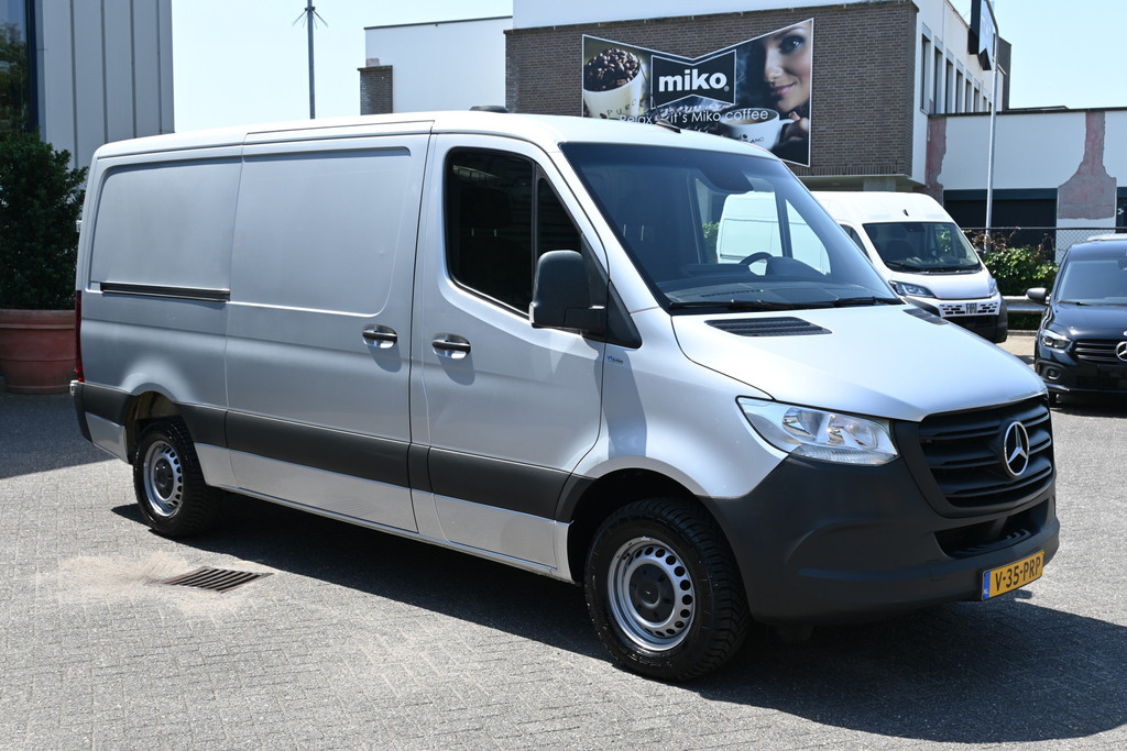 Mercedes-Benz Sprinter 8