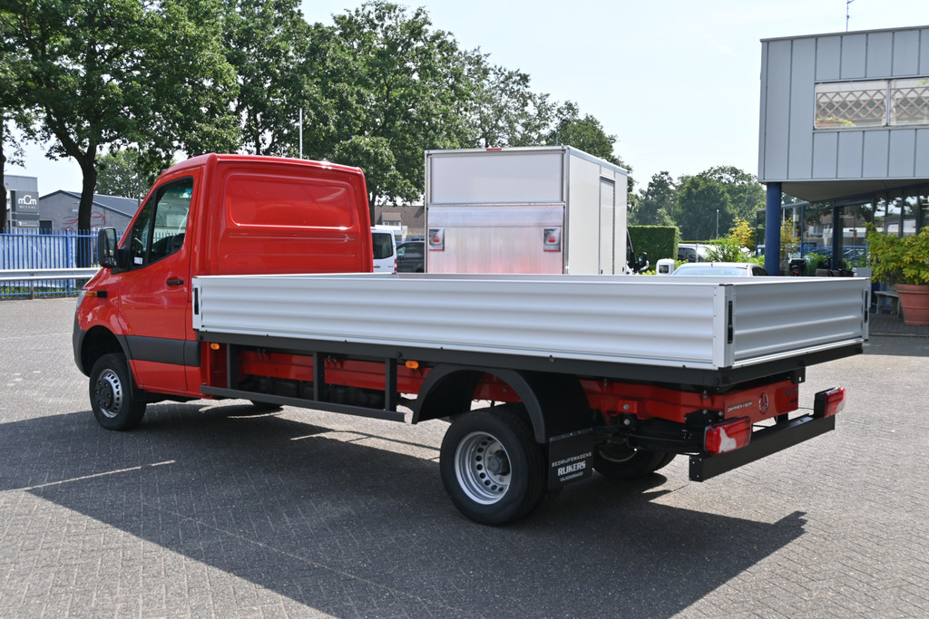 Mercedes-Benz Sprinter 11
