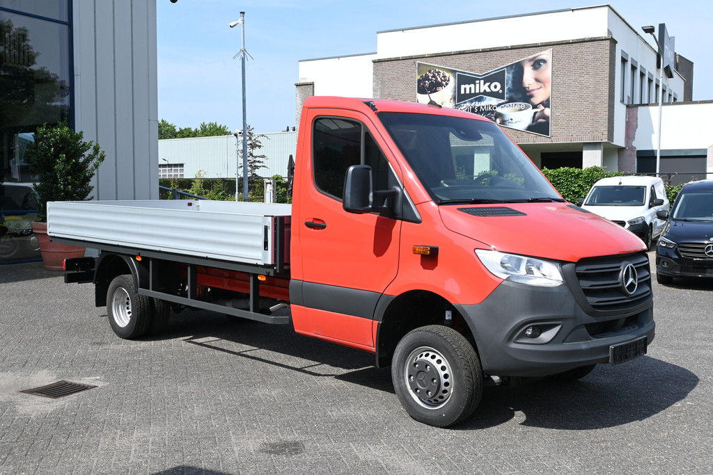 Mercedes-Benz Sprinter 8