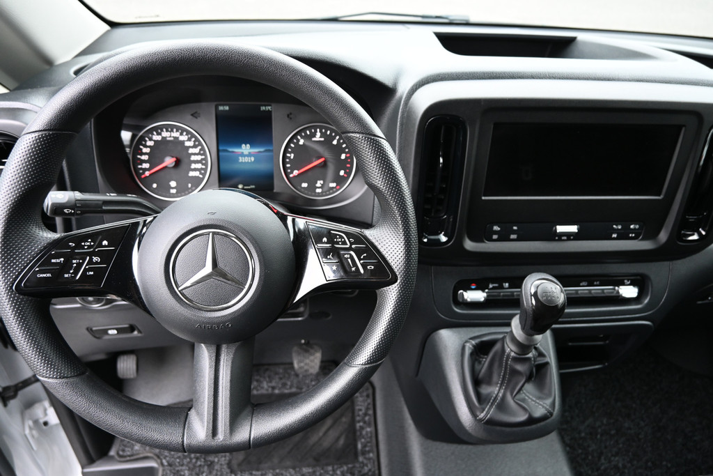 Mercedes-Benz Vito 12