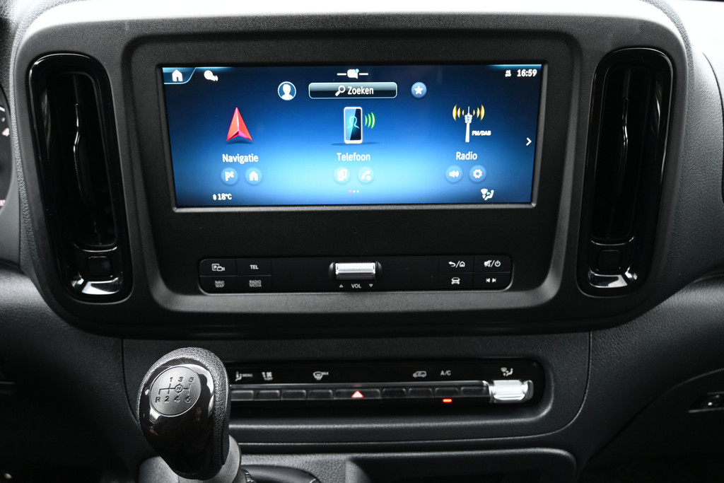 Mercedes-Benz Vito 4