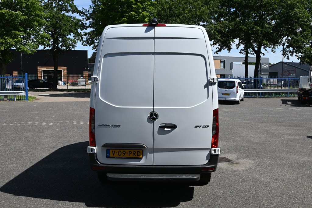 Mercedes-Benz Sprinter 10