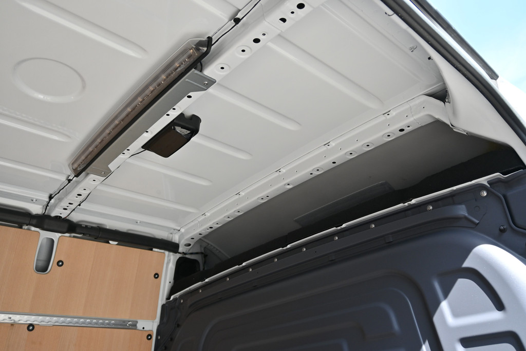 Mercedes-Benz Sprinter 12