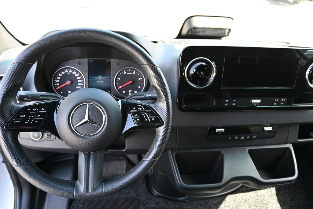 Mercedes-Benz Sprinter 14