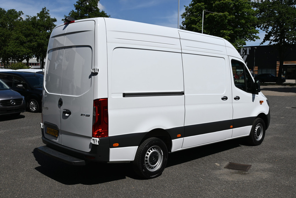 Mercedes-Benz Sprinter 2