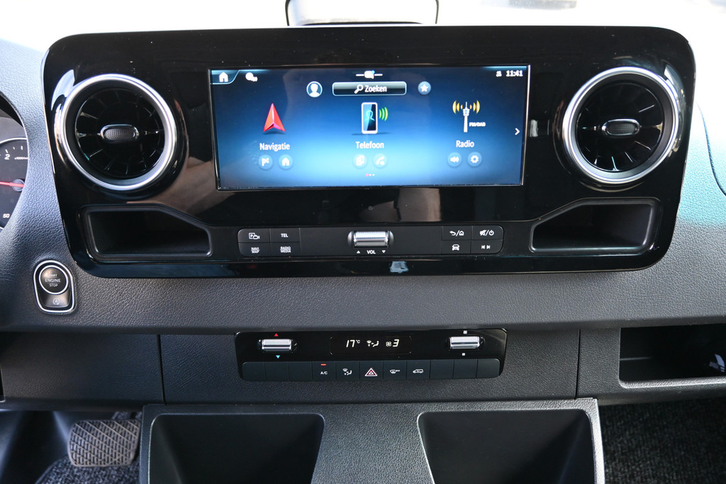 Mercedes-Benz Sprinter 4