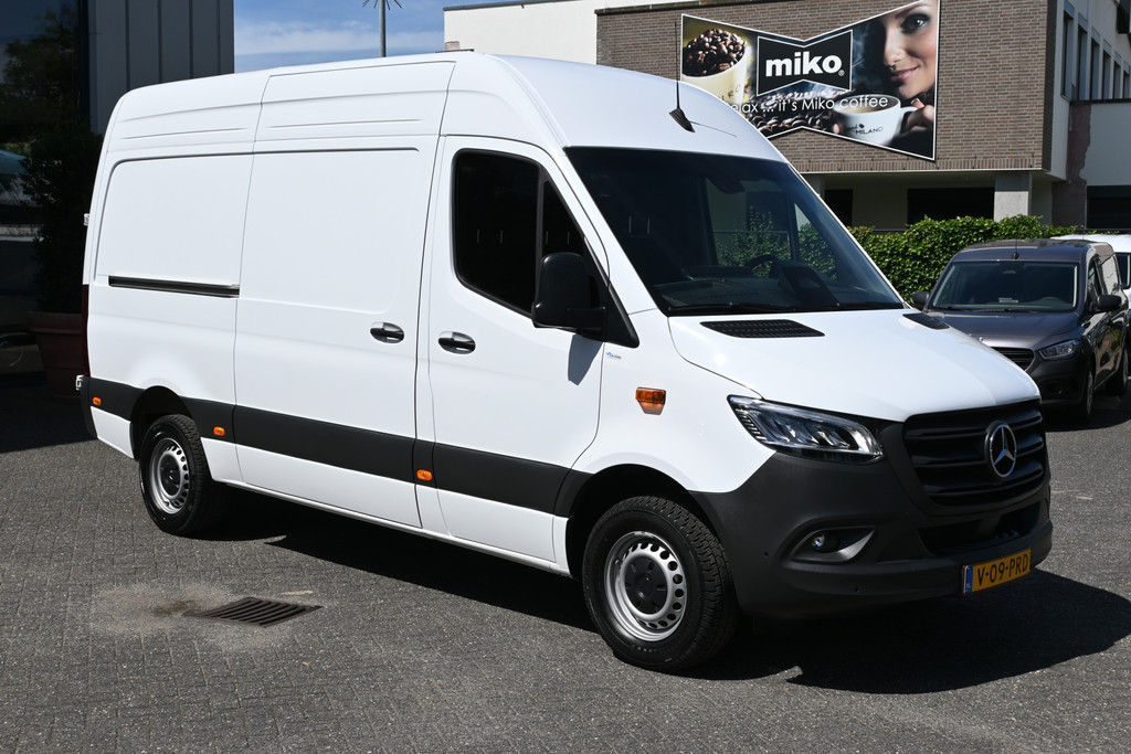 Mercedes-Benz Sprinter 8