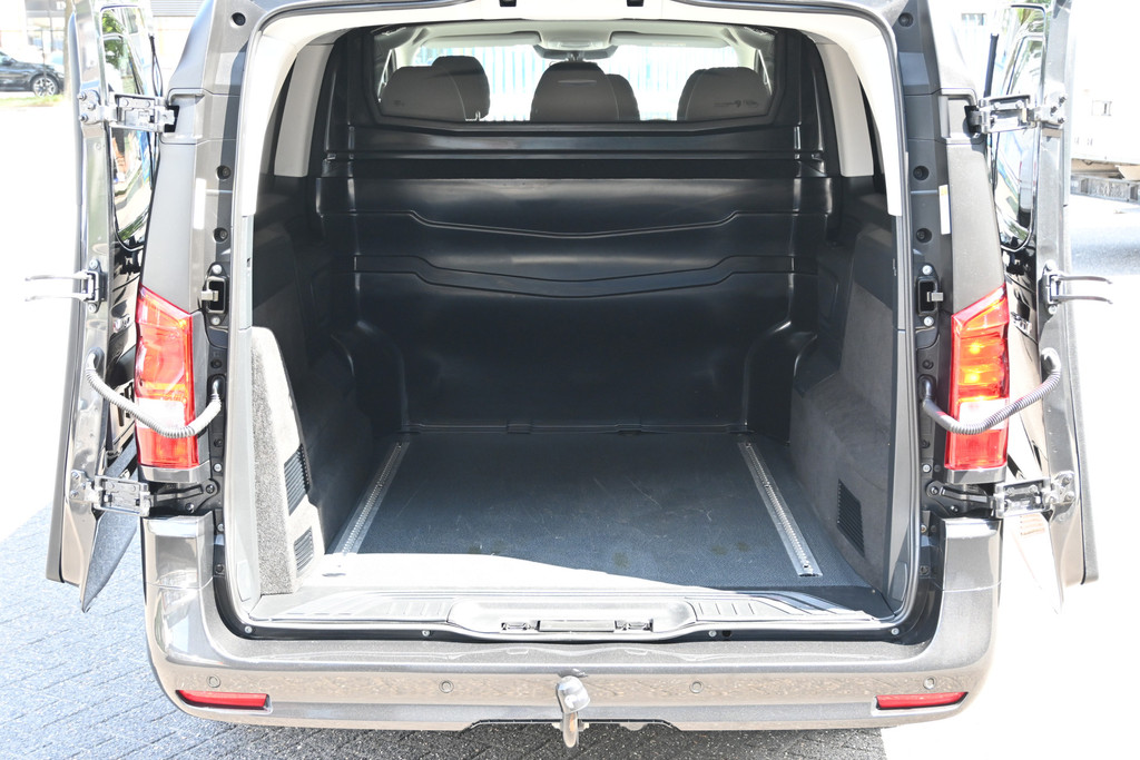 Mercedes-Benz Vito 13