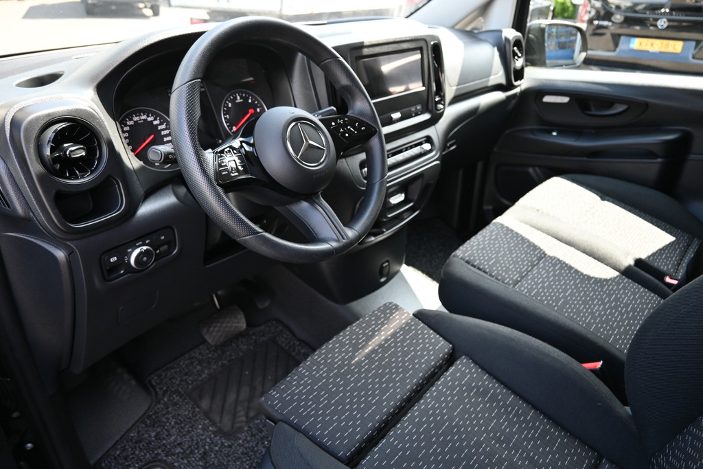 Mercedes-Benz Vito 4