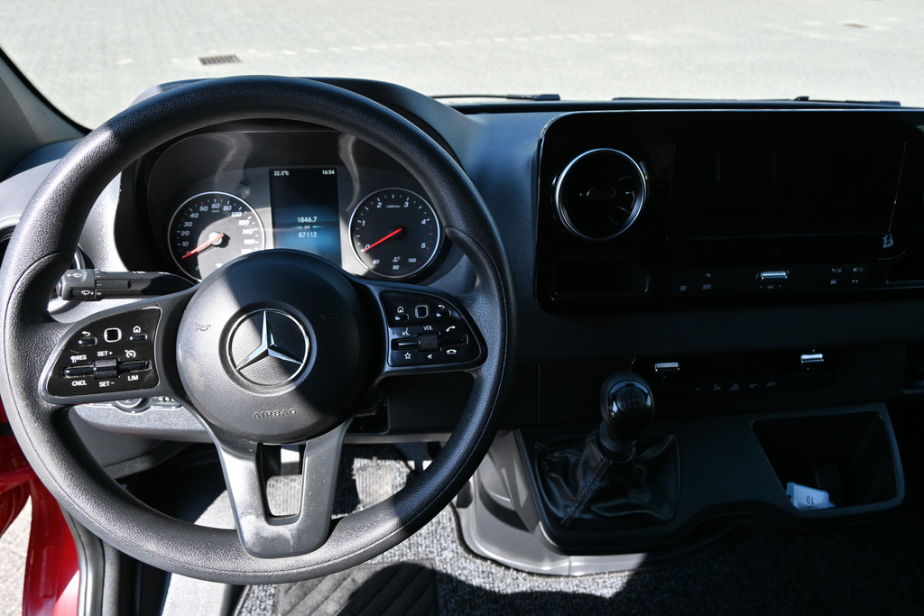 Mercedes-Benz Sprinter 13