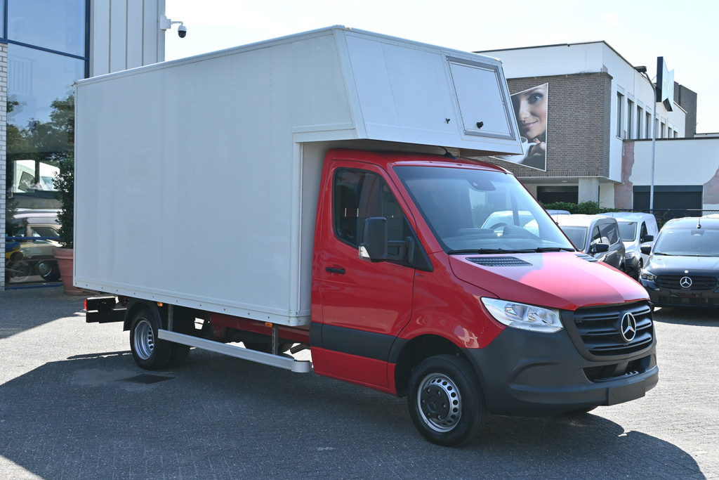 Mercedes-Benz Sprinter 8