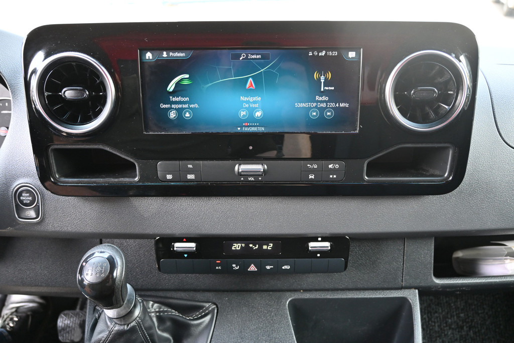 Mercedes-Benz Sprinter 4