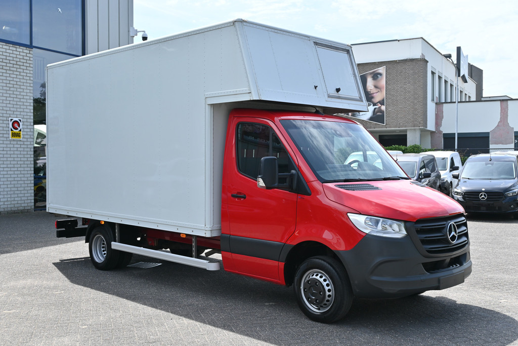 Mercedes-Benz Sprinter 8