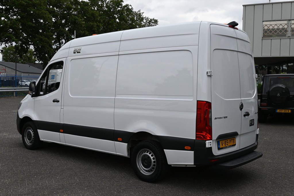 Mercedes-Benz Sprinter 10