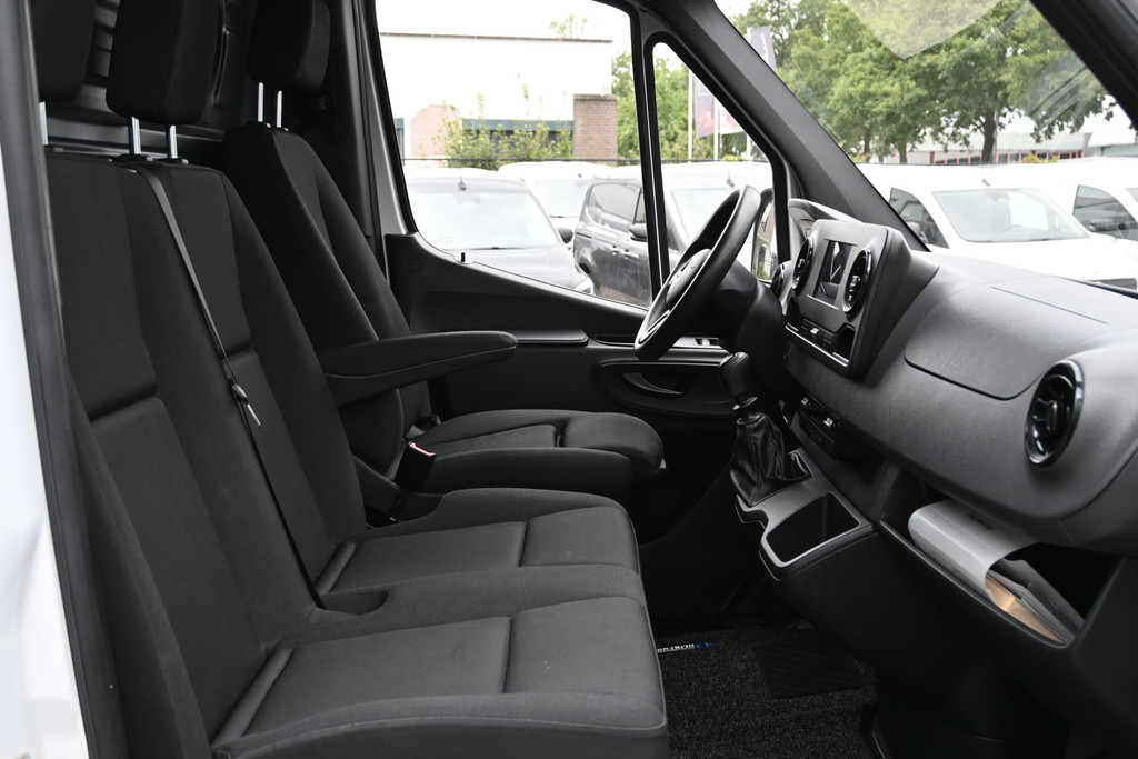 Mercedes-Benz Sprinter 8