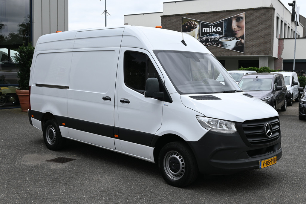 Mercedes-Benz Sprinter 9