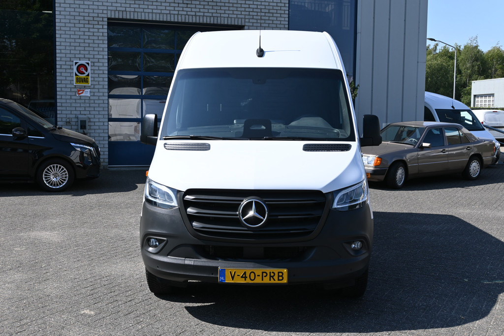 Mercedes-Benz Sprinter 1